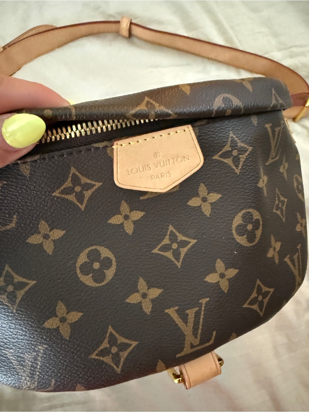 Beautiful Fashion Bumbag - Picture 3 of 6